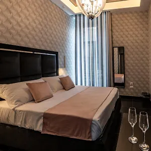 Bed & Breakfast Luna Luxury, Naples
